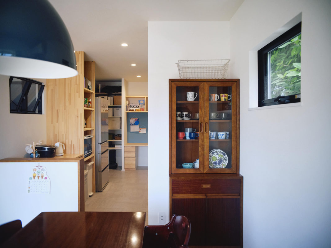 陽だまりの中に、好きなものをぎゅっと詰め込んだ、私たちらしい家。